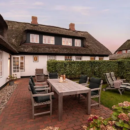 Von-deska-countryhouses-kapitaens-fluegel * Nieblum